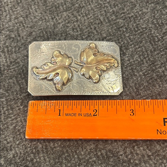Vgt Ricardo nickel silver and bronze oak leaf western belt buckle. - Picture 3 of 5